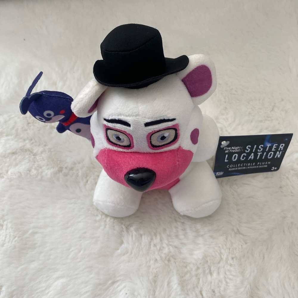 Five nights at Freddy’s collectible plush NWT